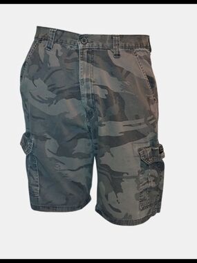 Wrangler Grayish Camo Cargo Shorts